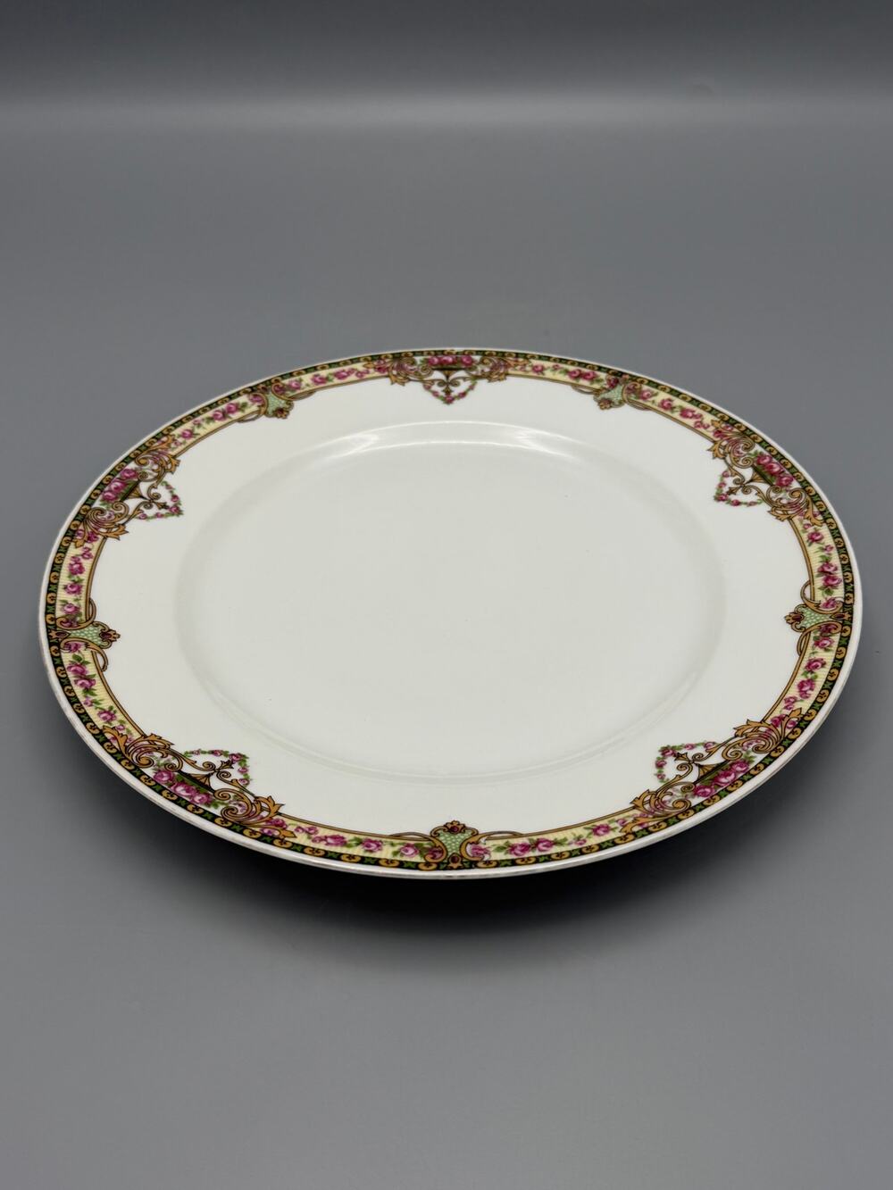 Victoria VIT24 Czechoslovakia Dinner Plate Pink Roses Gold Scroll 9 7/8" Vintage